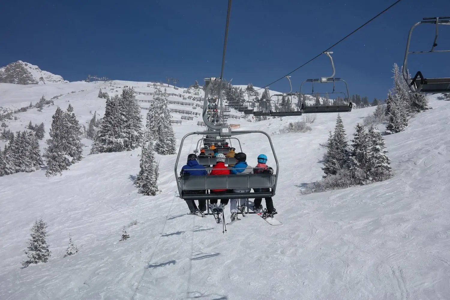 Ob und wie ein Skiurlaub in diesem Winter aussieht, hängt von den weiteren Corona-Beschränkungen ab.