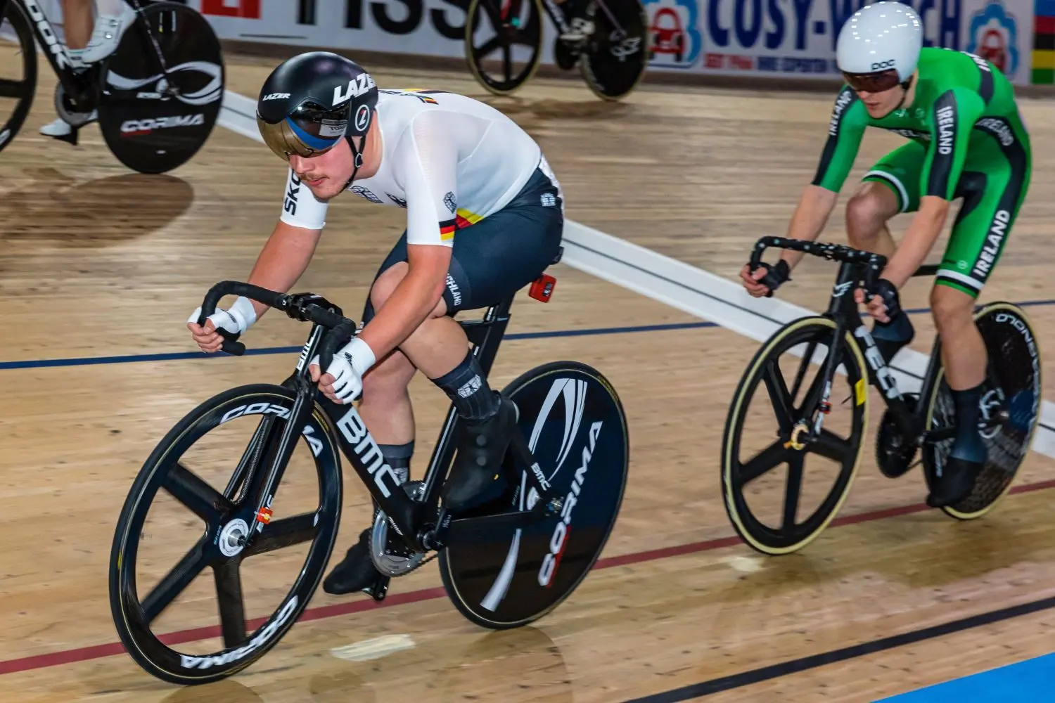 Moritz Malcharek (l.) vom LKT-Team Brandenburg belegte im Punktefahren den 13. Platz.