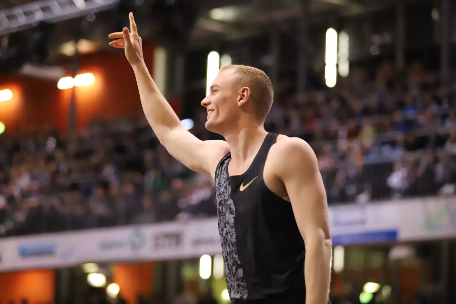 Sam Kendricks (USA) gewann mit 5,80 Metern.⇥