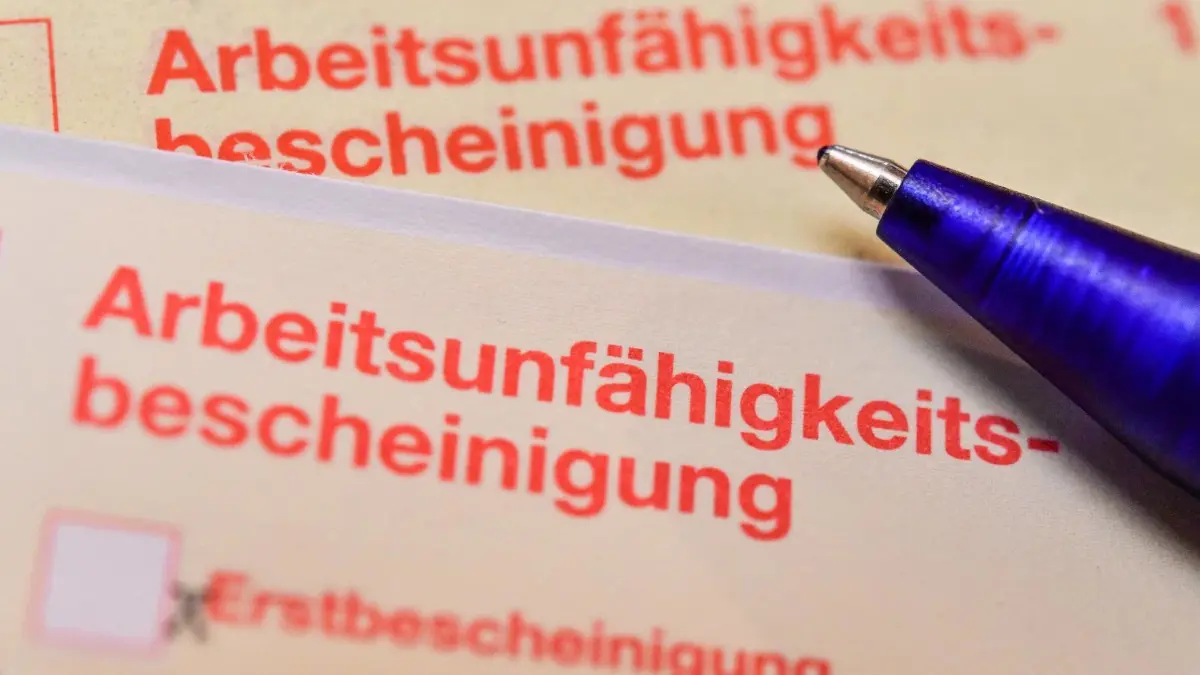 Symbolbild Krankenschein ---– Das Online–Portal au–schein.de macht Krankschreibungen mit ein paar Mausklicks möglich.