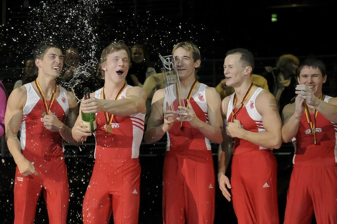 Der SC Cottbus wurde zuletzt 2010 Deutscher Turn-Meister, schon damals war Christoph Jursch (3.v.l.) im Team, gemeinsam mit Philipp Boy, Steve Woitalla, Robert Juckel und Roman Zozulya (v.l.). Nun kämpft der SCC erneut um den Titel.