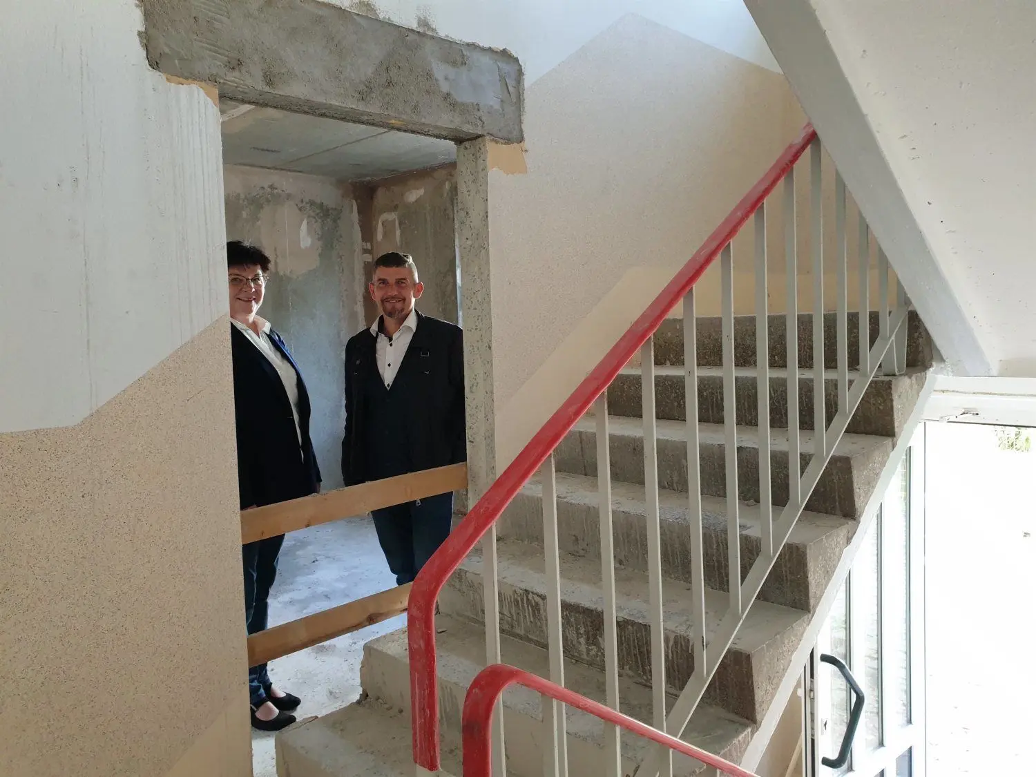 In den Bereich der Treppen wachsen künftig die geräumigen Küchen hinein. Die Treppenhäuser verschwinden komplett.