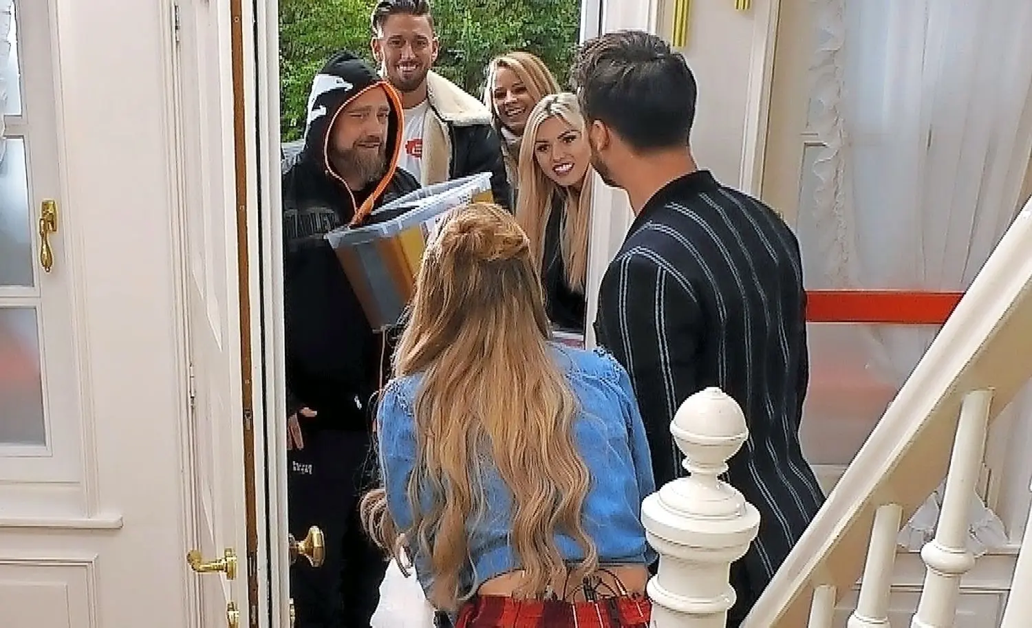 100 Menschen kämpfen in der zweiten Staffel von „Get the F*ck out of my House“ unter härteren Bedingungen und beziehen ein Haus mit lediglich 63 Quadratmetern Wohnfläche. Einer von ihnen ist Nick Miersch aus Großräschen.