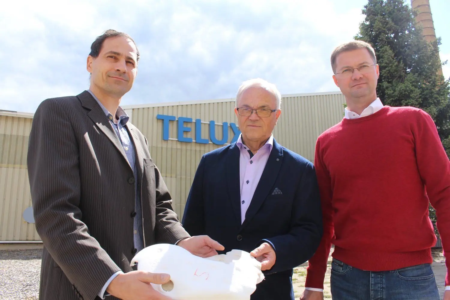 Enrico Gerber, Claus Schierz und Radik Nizamov wollen im Neuwerk der Telux in Weißwasser Glasfasern produzieren. Die sollen hitzebeständig und vielseitig einsetzbar sein.