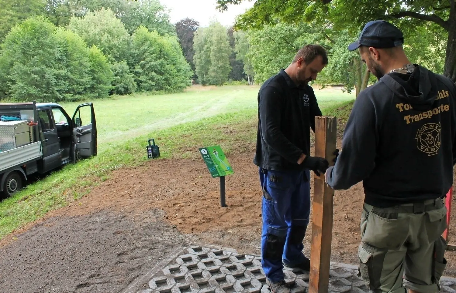 Vor allem die Bahnen durch den Wald stellen eine sportliche Herausforderung dar. „Für die Anlage ist kein gesunder Baum gefällt worden“, sagt Marko Ziske.