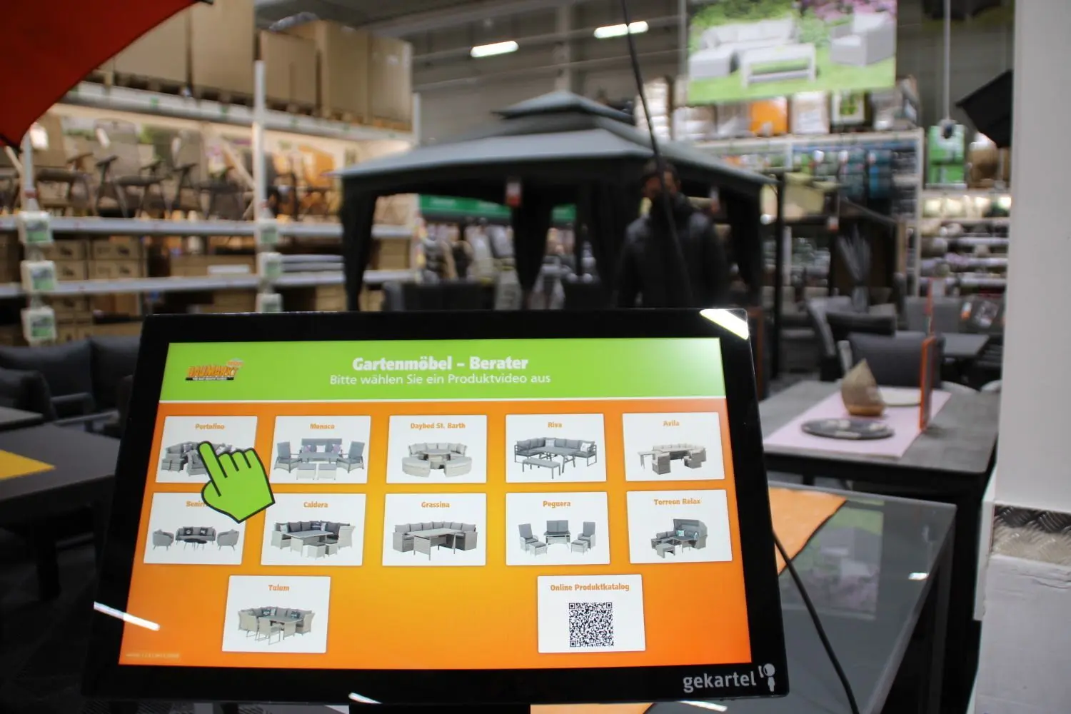 Im Bereich Garten, Freizeit und Camping hat der Globus Baumarkt in Hoyerswerda sein Sortiment erweitert. Fü die Einkaufsberatung können Kunden ab sofort auch digitale Hilfe an einem Touchscreen nutzen.