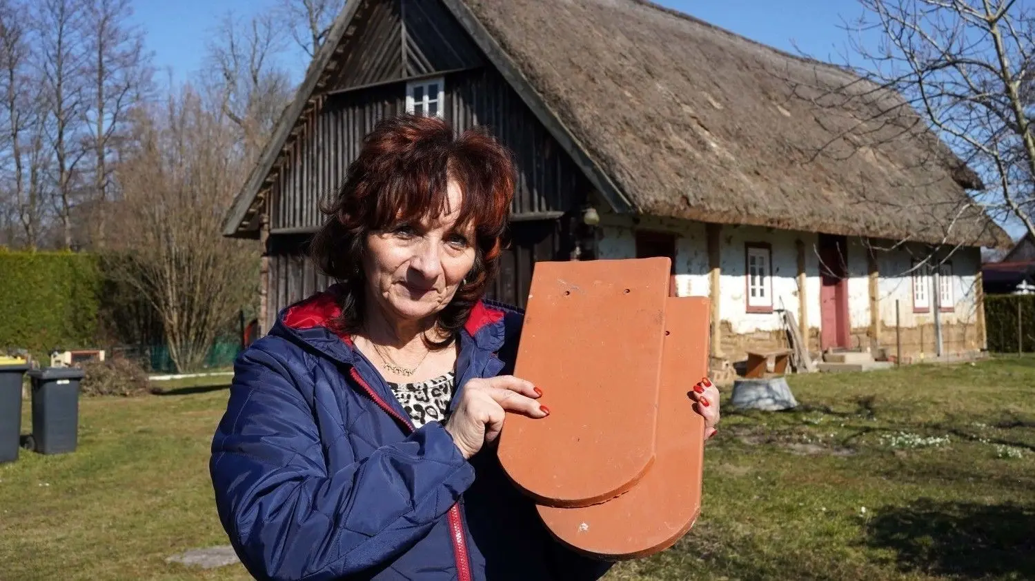 Christina Jank will das Bauernhaus in Burg sanieren, das Dach aber mit Biberschwänzen decken lassen. Reet ist für die Bauherren ein zu großes Problem.