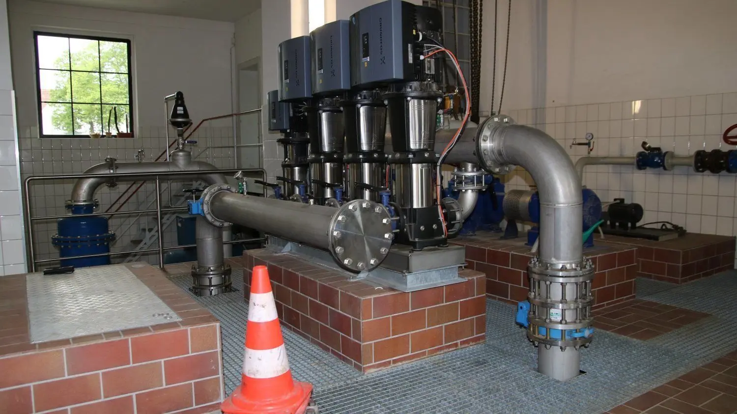Diese vier Pumpen sorgen für den richtigen Wasserdruck in Lübben. Bis zur 240 Kubikmeter können sie pro Stunde fördern. Normal sind 120 Kubikmeter.