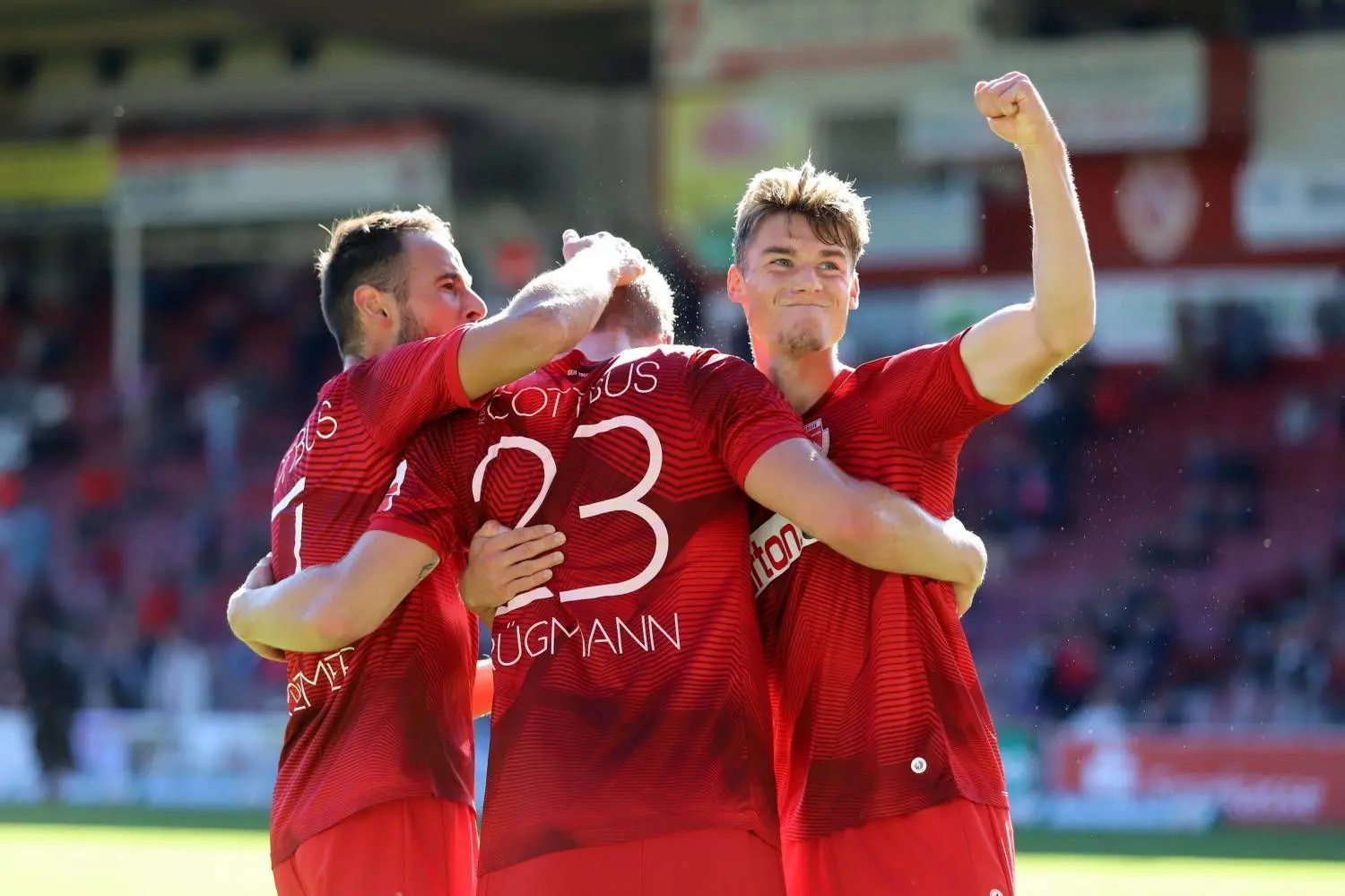 Nach drei Siegen aus vier Spielen unter dem neuen Trainer Dirk Lottner ist Energie Cottbus in der Regionalliga-Tabelle bis auf Rang sechs geklettert.