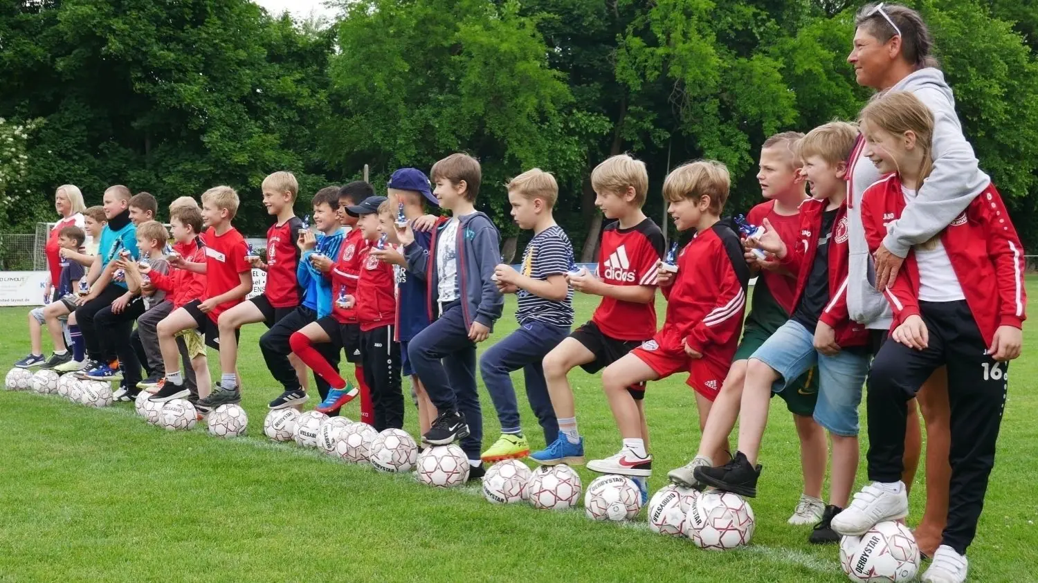 Kicken Mit Energie Fu ballcamp In Bad Muskau Nachwuchs bt Mit Den kicken-mit-energie-fu-ballcamp-in-bad-muskau-nachwuchs-bt-mit-den