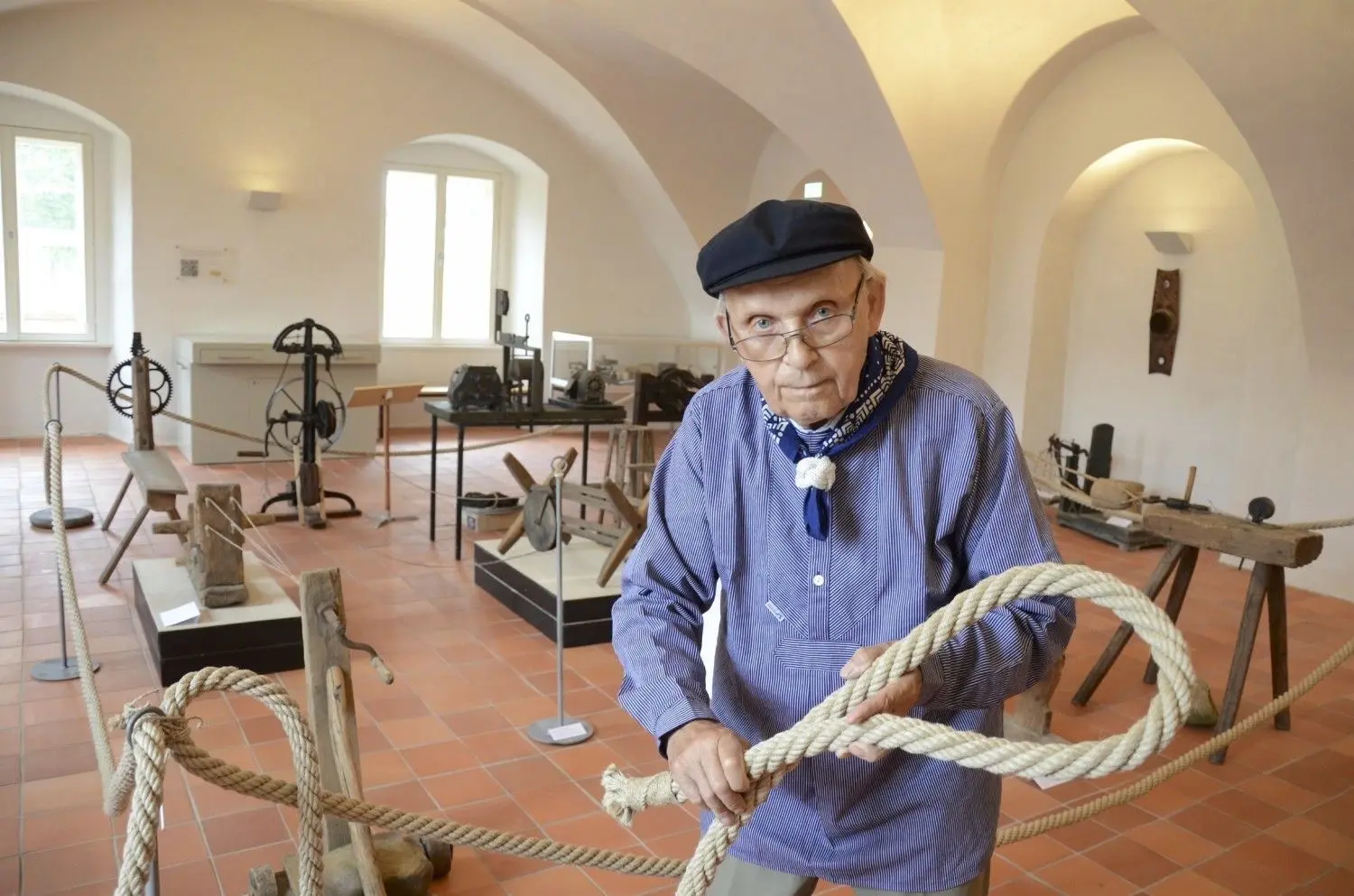Rainer Langmann im Schloss Doberlug, wo er und sein Sohn die Ausstellung im Sommer 2016 gezeigt haben.