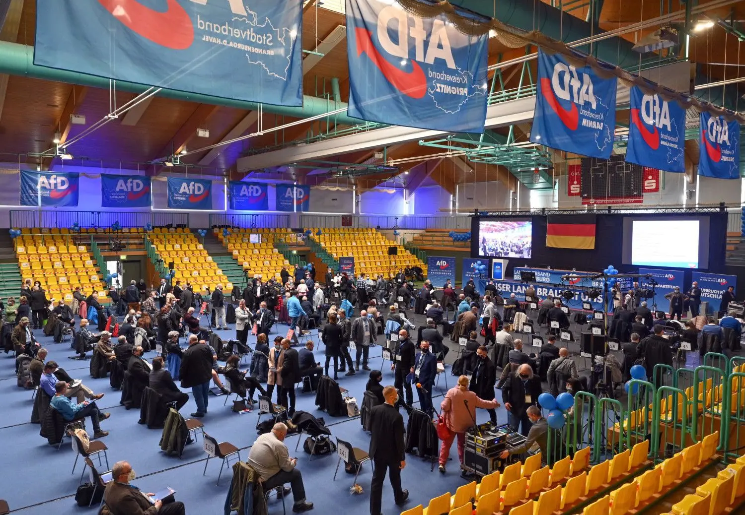 In der Brandenburg-Halle in Frankfurt (Oder) findet der Landesparteitag der AfD Brandenburg statt.