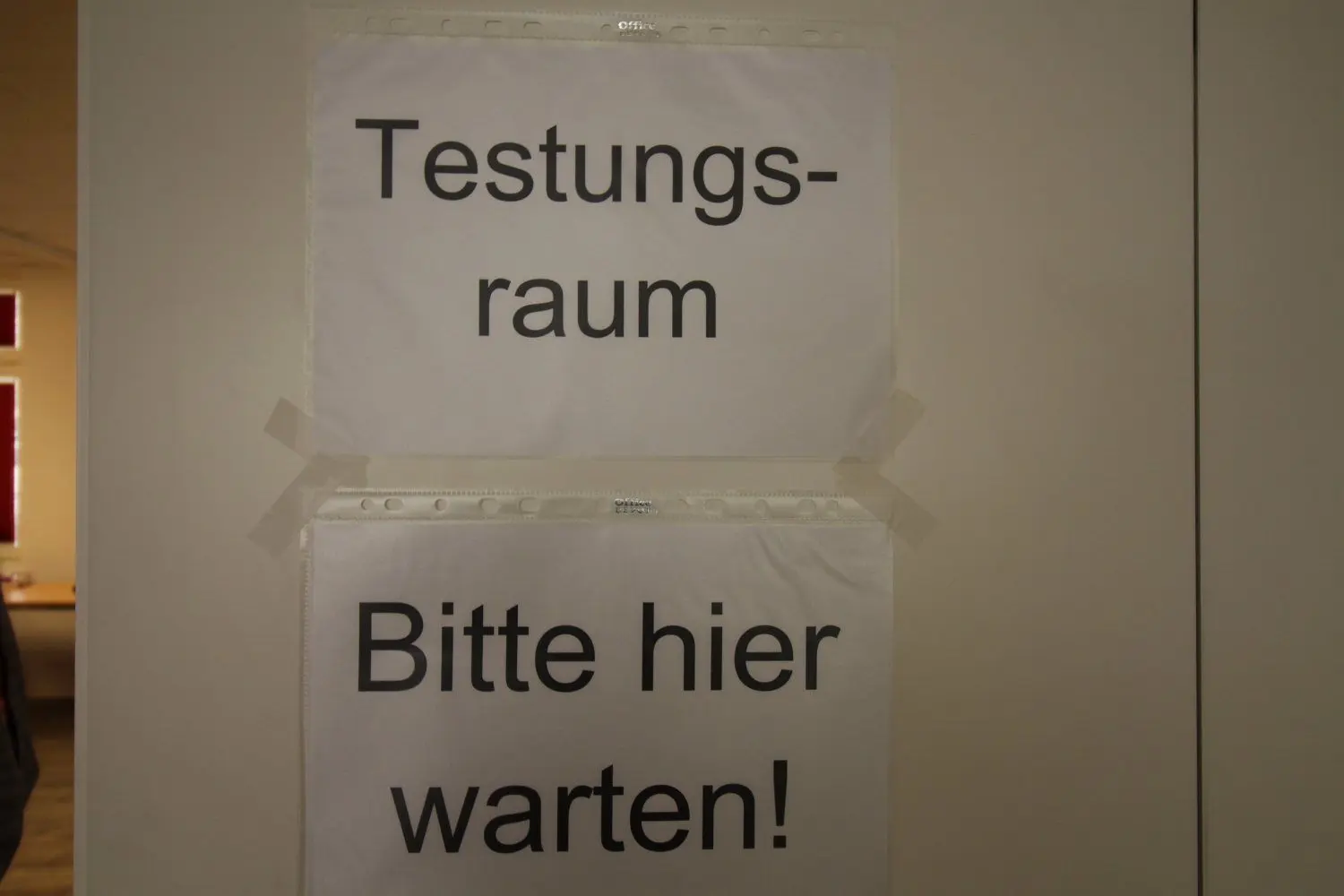 Ein Einbahnstraßensystem beim DRK soll verhindern, dass unnötige Kontakte stattfinden.