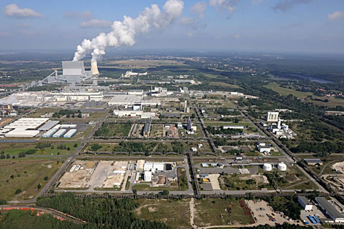 Der Industriepark Schwarze Pumpe soll in den nächsten Jahren weiter wachsen. Entstehen sollen rund 3000 neue Arbeitsplätze, Fachkräfte werden dringend benötigt. In einem neuen Fachkräfte-College soll künftig die Aus- und Weiterbildung erfolgen.