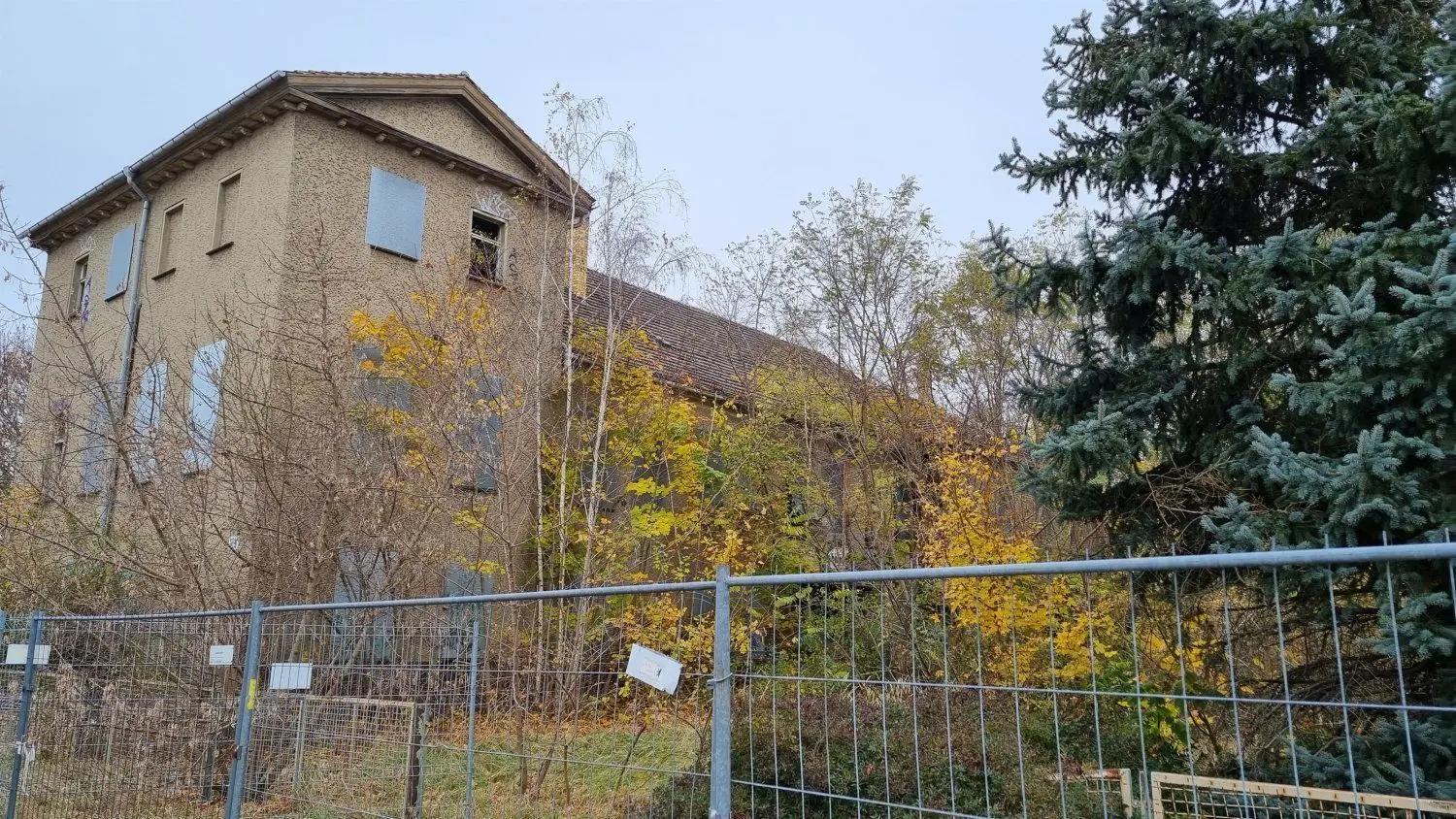 Das einstige Kulturhaus der Eisenbahner weicht einem der geplanten Kreisverkehre.