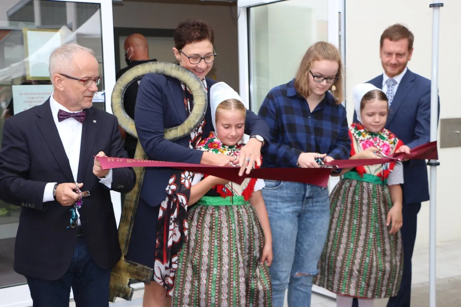 2020 – die neue Hoyerswerdaer Oberschule wird eröffnet. Es ist das Großprojekt in Hoyerswerda der vergangenen Jahre. 13,2 Millionen Euro fließen in Sanierung und Neubau. Die neue Sporthalle für die Oberschule wird in den kommenden Jahren gebaut.
