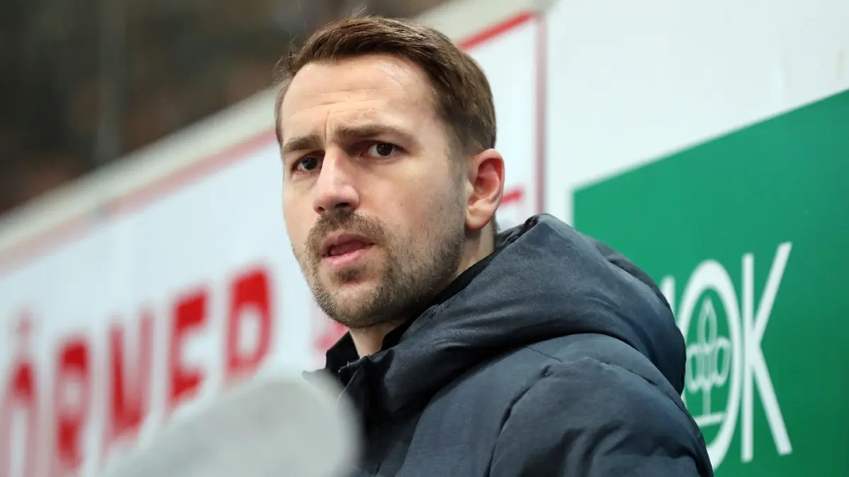 Neue Aufgabe: Ex-Profi Jens Baxmann arbeitet neben seinem Studium jetzt als Sportlicher Berater der Lausitzer Füchse in Weißwasser.
11.02.2022, Weisswasser, Lausitzer Fuechse vs. ESV Kaufbeuren
Jens Baxmann (29, Lausitzer Fuechse)