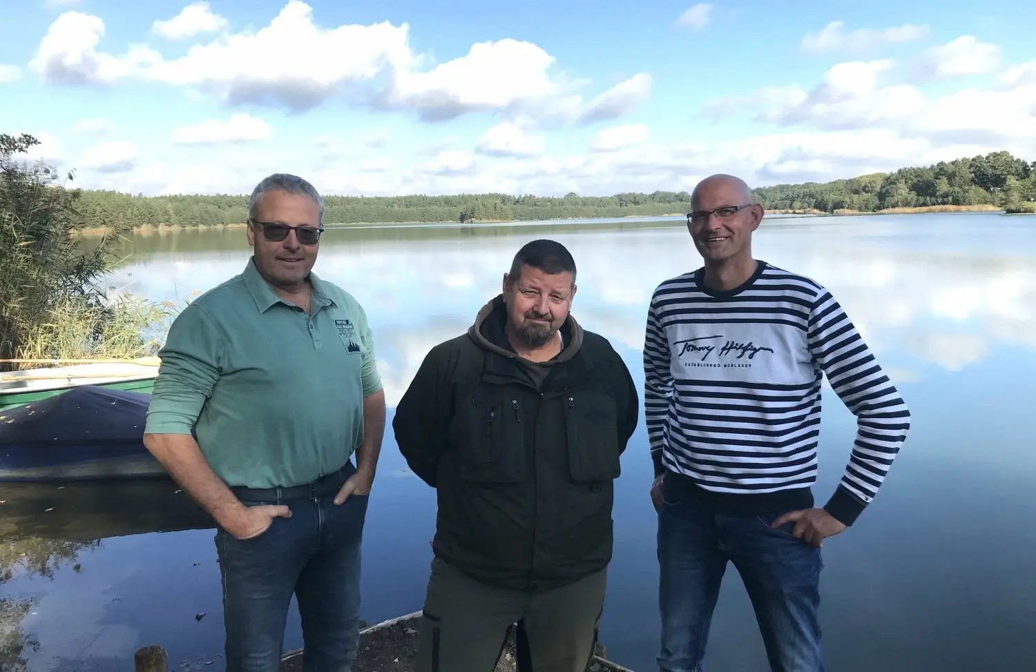 Thomas Voigt, Stefan Langanke und Dominik Wagner (v.l.) sind Angler mit Leib und Seele und engagieren sich, ebenso wie die anderen Vereinsmitglieder, für den See und dessen Umfeld.