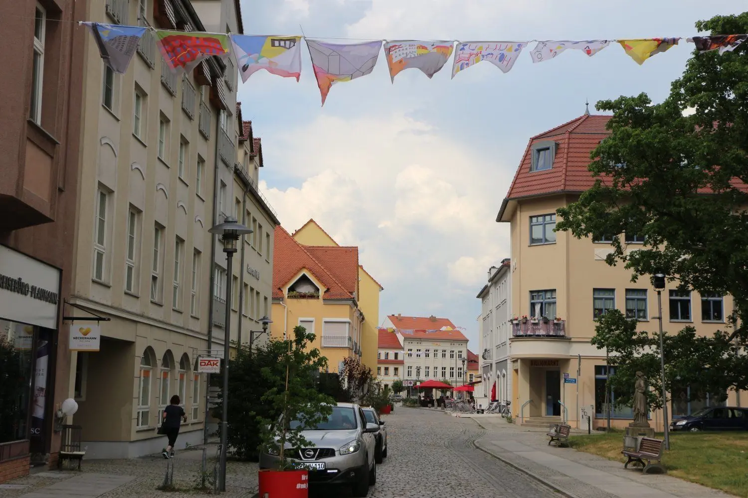 Die Kirchstraße in Hoyerswerda wird jährlich im Sommer zum „Boulevard Altstadt“. So soll das historische Zentrum belebt werden.