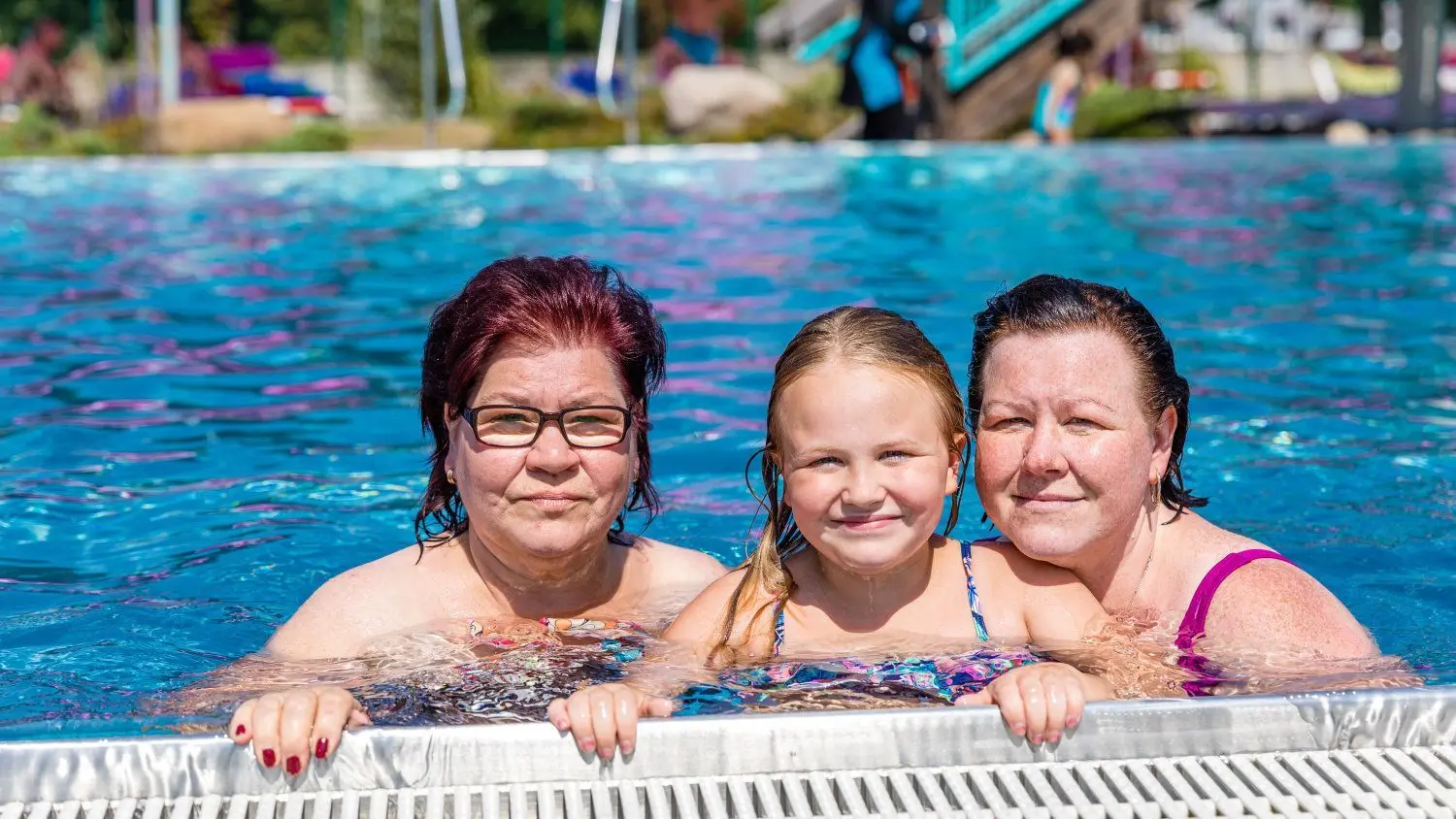 Kathleen Capraro (42, r.) war mit Tochter Celina (8) und Mutter Cornelia Loitsch mit dabei.
