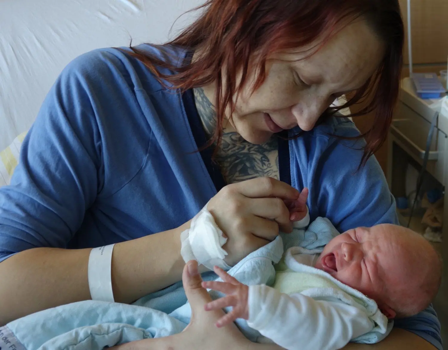 Katarzyna Schuck ist froh über den kleinen Lemmy. Er ist am 4. Januar im Krankenhaus Weißwasser zur Welt gekommen. Die Mutti kämpft noch mit den Nachwehen des Kaiserschnitts.