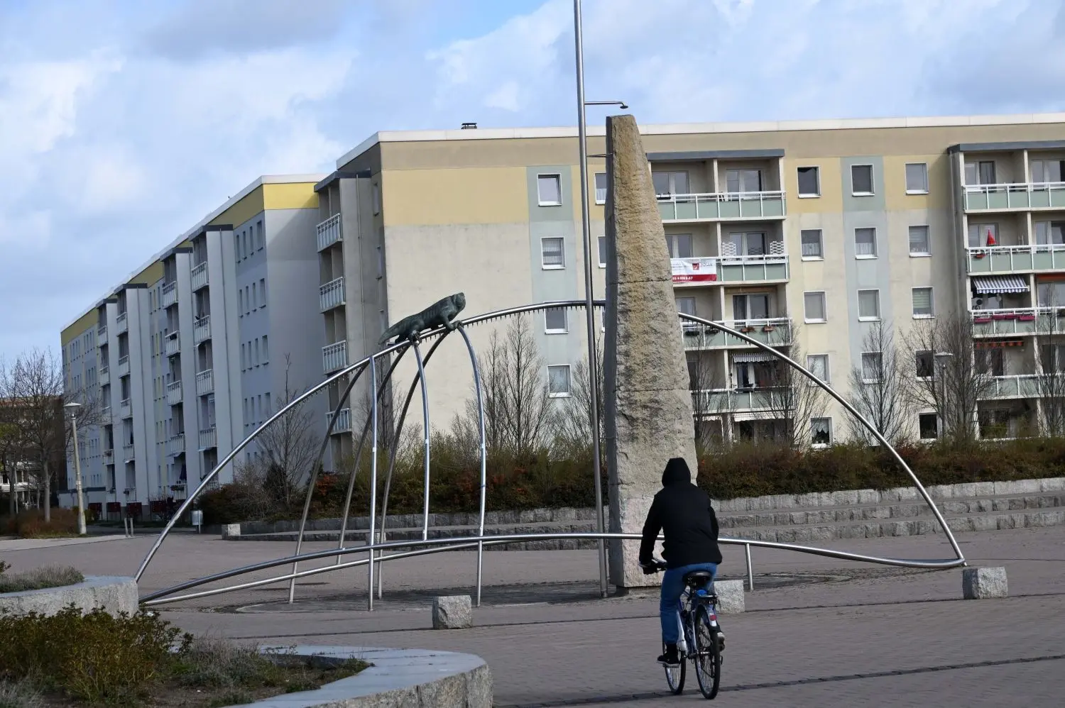 Neu Schmellwitz: Der sonst belebte Ernst-Mucke-Platz ist in der Coronakrise verwaist.