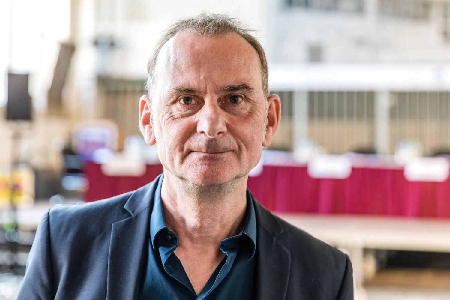 Ralf Steeg (59), geboren und aufgewachsen in Lauchhammer, musste als Häftling im VEB Metalldrücker Halle Zwangsarbeit leisten. Er ist als 16-Jähriger wegen Republikflucht in den Vorzeige-Jugendknast der DDR gekommen.