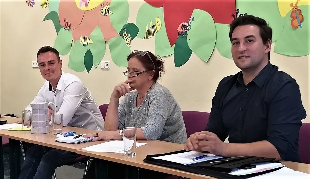 Die Drei wollen Bürgermeister werden (von links): Rico Schulze (CDU), Monika Goetzke (Die Linke), Felix Freitag (UWSU). ⇥
