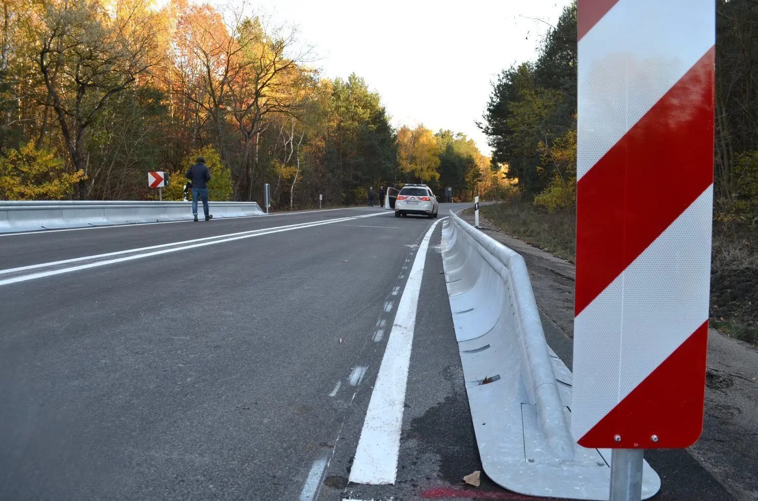 Künftig sollen Hindernisse sicherstellen, dass sich Autofahrer auf der B97 zwischen dem Abzweig Burgneudorf und Schwarze Pumpe auch an Tempo 30 halten.