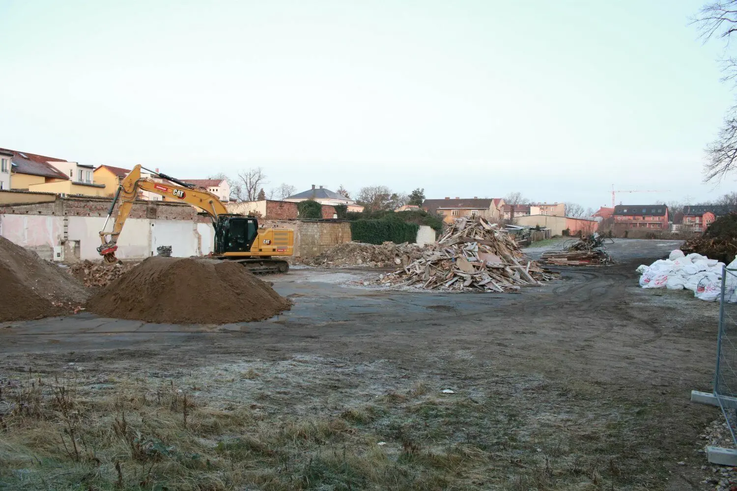Am Schützenplatz in Lübben sind in den vergangenen Wochen Gebäude abgerissen worden. Die LWG möchte dort gern Wohnungen bauen.