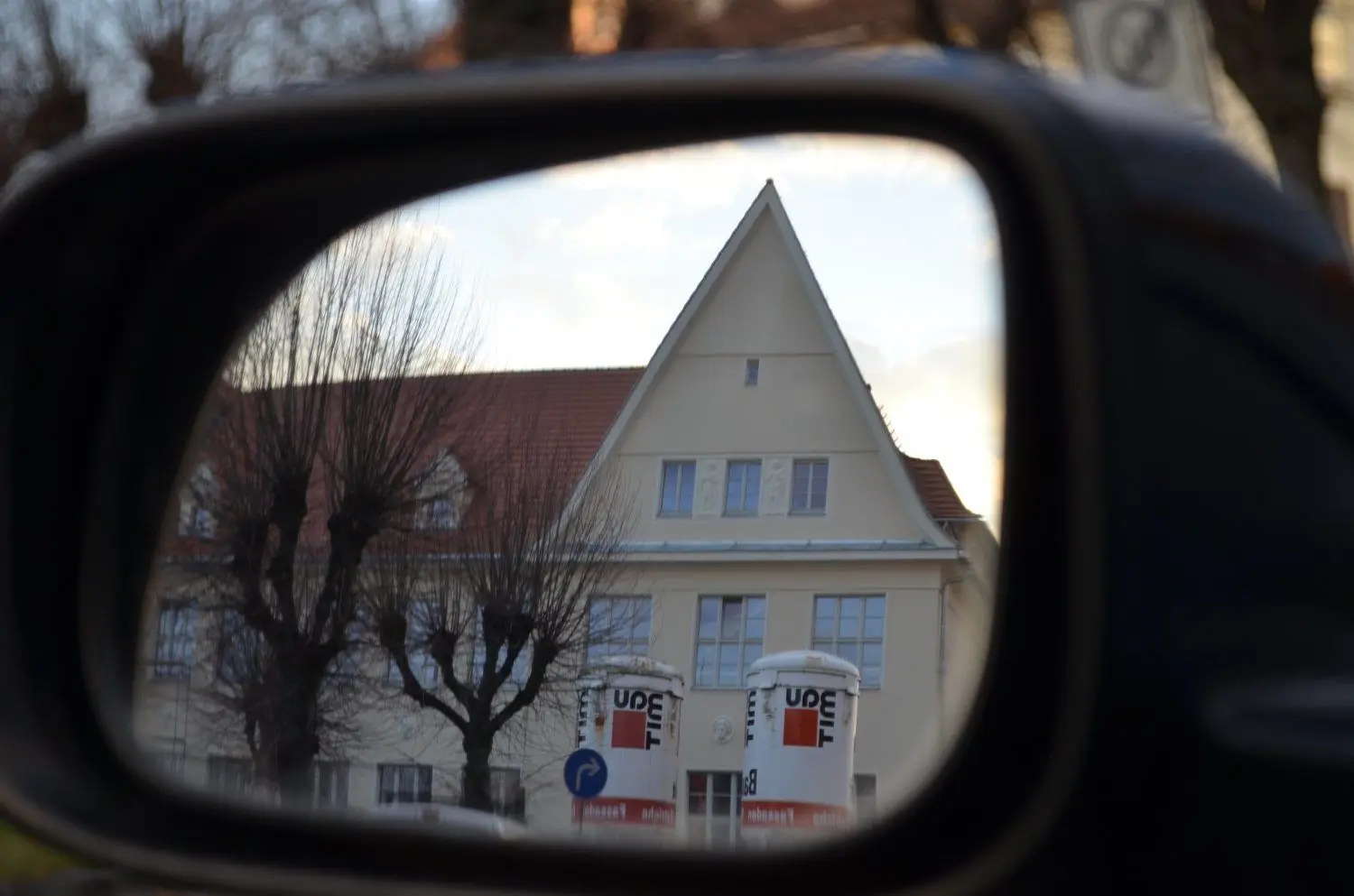 Die Schule am Markt in Laubusch wird bis Mitte 2021 zur Grundschule umgebaut. Laut Lautas Bauamtsleiterin Katrin Peter sind die Arbeiten im Zeitplan. Zwischen 18.12.20 und 4.1.21 ist Weihnachtsruhe.