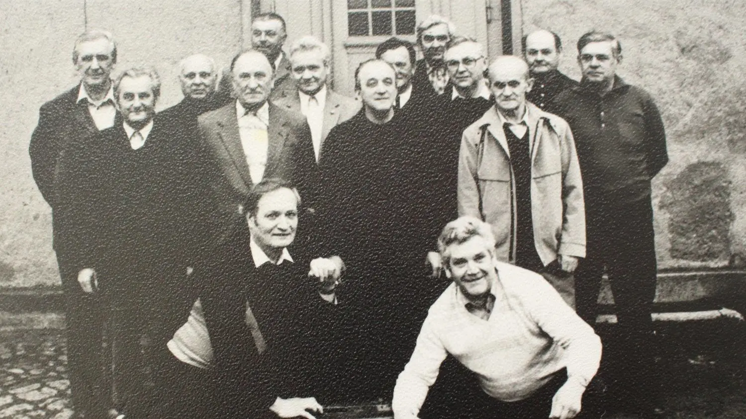 Gruppenfoto von 1986 der Verantwortlichen von Stahl Krauschwitz.