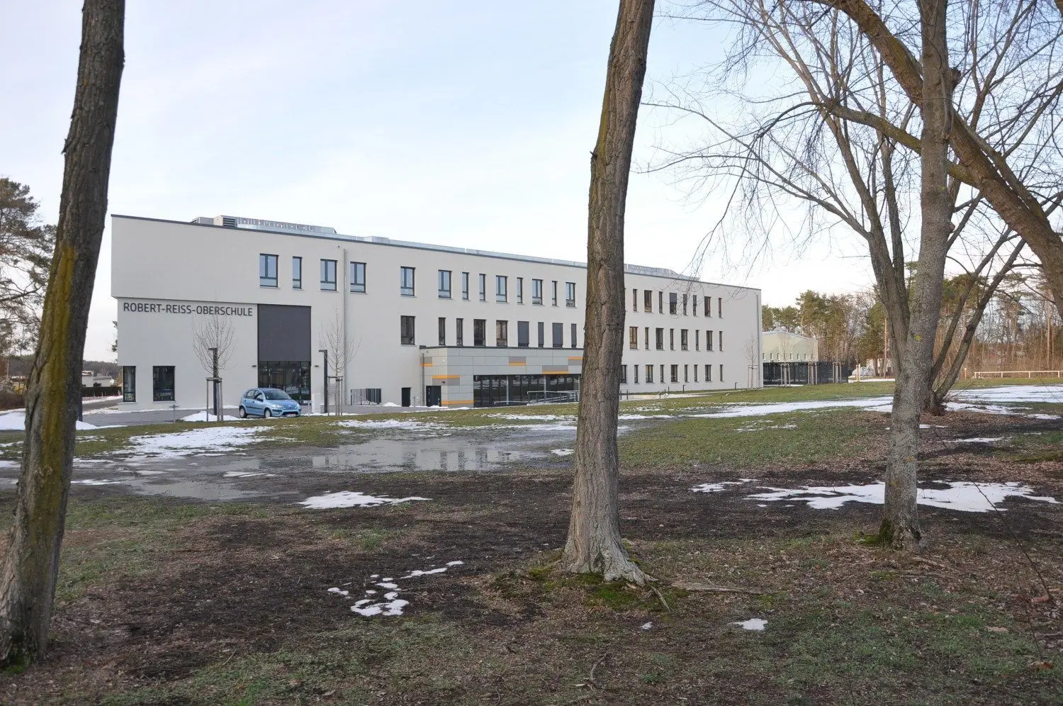 Die Freifläche vor der Robert-Reiss-Oberschule in Bad Liebenwerda soll in diesem Jahr neu gestaltet werden.