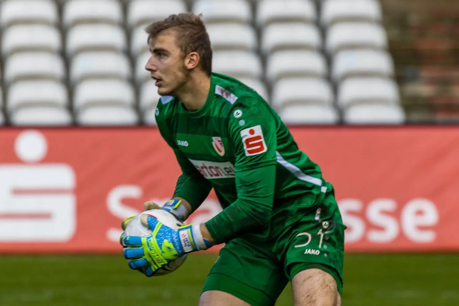 Torhüter Toni Stahl und Energie Cottbus müssen wegen Corona derzeit pausieren.