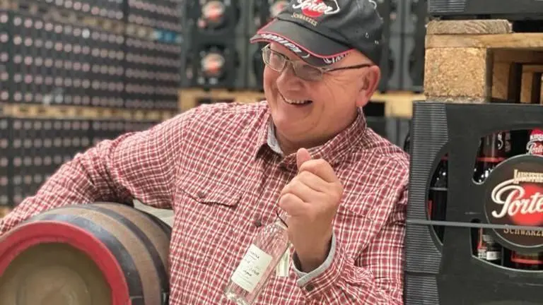 Steffen Dittmar, Chef der Löbauer Bergquell Brauerei, hat aus Solidarität Bier von Gastronomen zurückgenommen, die aufgrund des Lockdowns geschlossen haben.