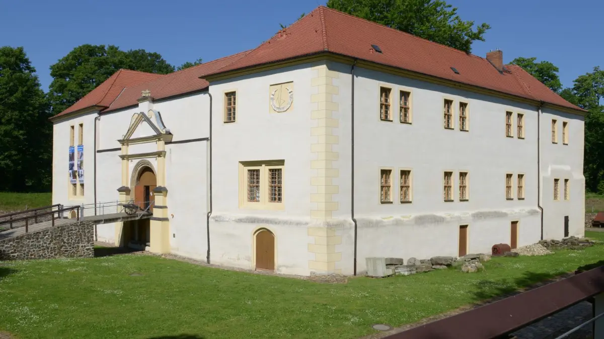 In Schloss und Festung Senftenberg ist das Museum des Landkreises Oberspreewald Lausitz zu Hause. In das Denkmal strömen jährlich zehntausende Besucher.