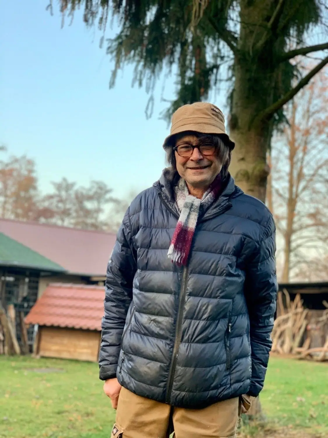 Der Schlepziger Künstler Achim Nocka baut aus altem Holz Tierfiguren.