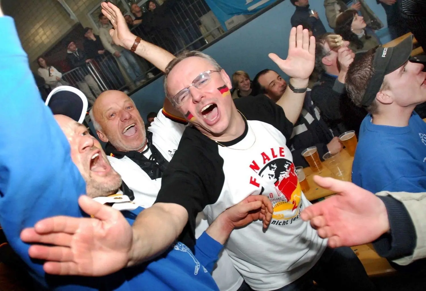 Das Märchen aus 2007 wird sich wohl nicht wiederholen. Damals war Handball-WM im eigenen Land und Public Viewing auf dem Boden des Schwimmbeckens in der alten Schwimmhalle in Bad Liebenwerda, die damals vor dem Abriss stand. Deutschland wurde nach einem packenden Spiel gegen die Polen Weltmeister.