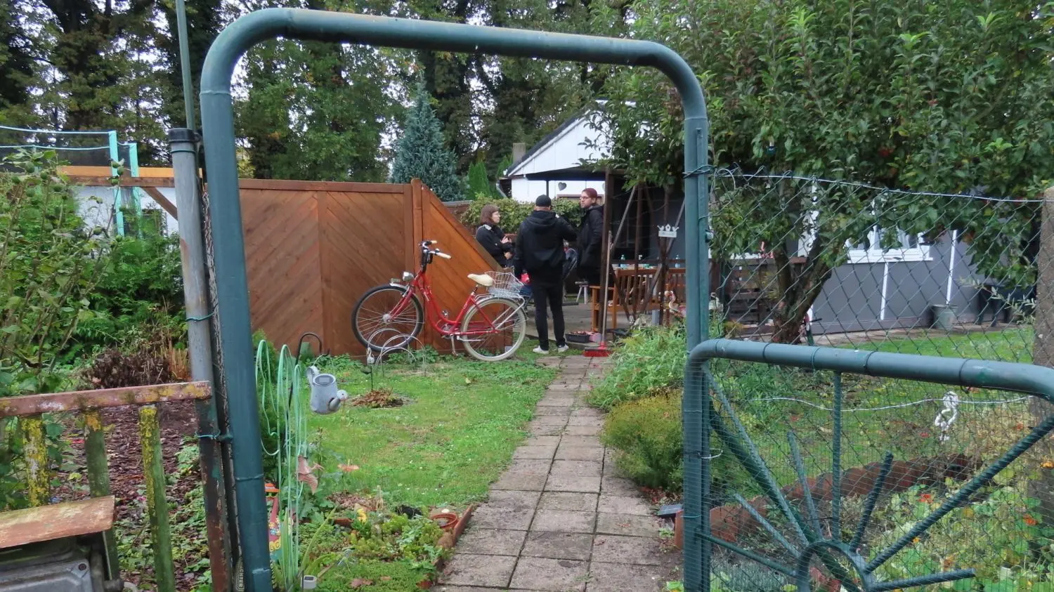 Gartensparte „Ölsträucher“ in Spremberg war der letzte Drehort für den Film „Ein Feuerwerk für die Kleinstadt“. Über den Winter wird geschnitten.