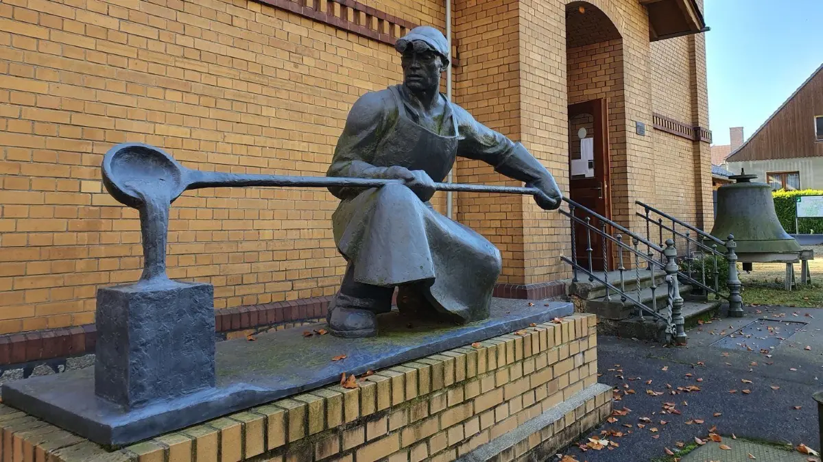 Die Eisen- und Bronze-Güsse brauchen Platz. Deswegen will die Stadt Lauchhammer das Kunstgussmueum nun mit einem Erweiterungsbau vergrößern.
Die Stadt Lauchhammer will das Kunstgussmueum nun mit einem Erweiterungsbau vergrößern. Die Eisen- und Bronze-Güsse brauchen Platz.