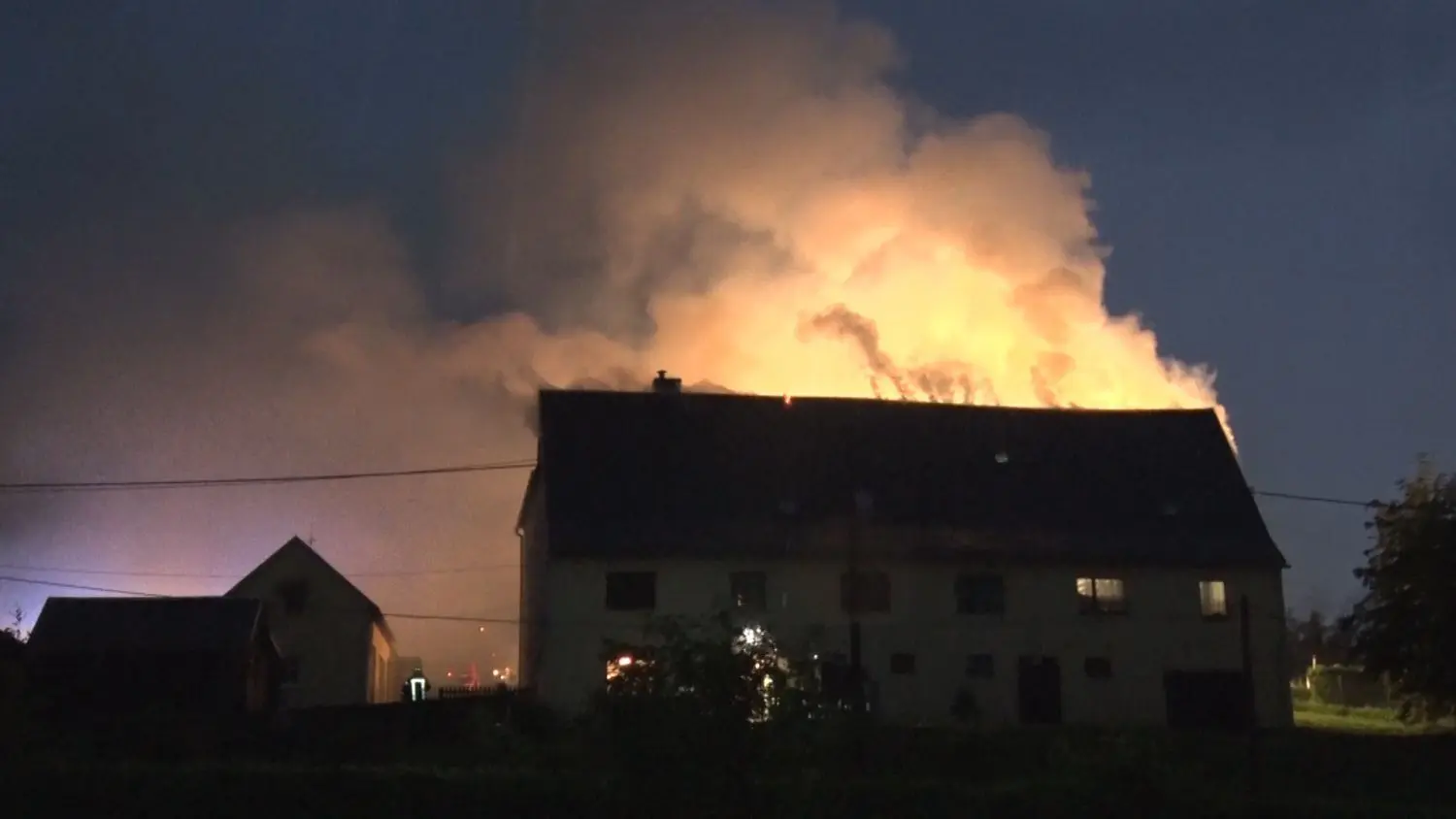 Diese dramatische Aufnahme vom Gewitter am Montagabend gelang dem Cottbuser Hobbyfotografen Steve Seiffert aus dem Radisson Blu Hotel.