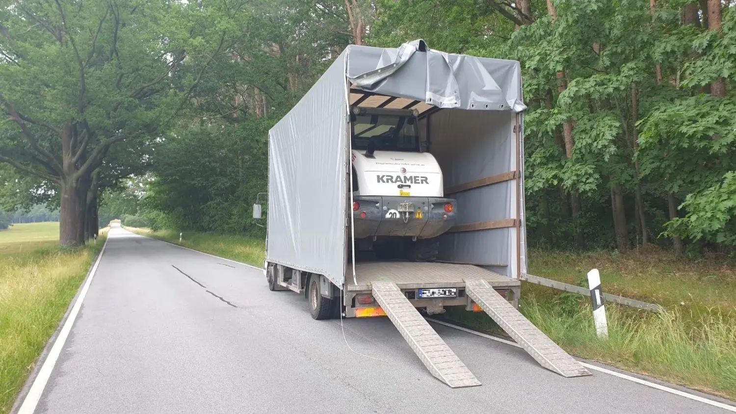 Aufmerksame Angler haben in der Nacht zu Mittwoch einen Radlader-Diebstahl an der Boxberger Straße in Kreba-Neudorf verhindert.