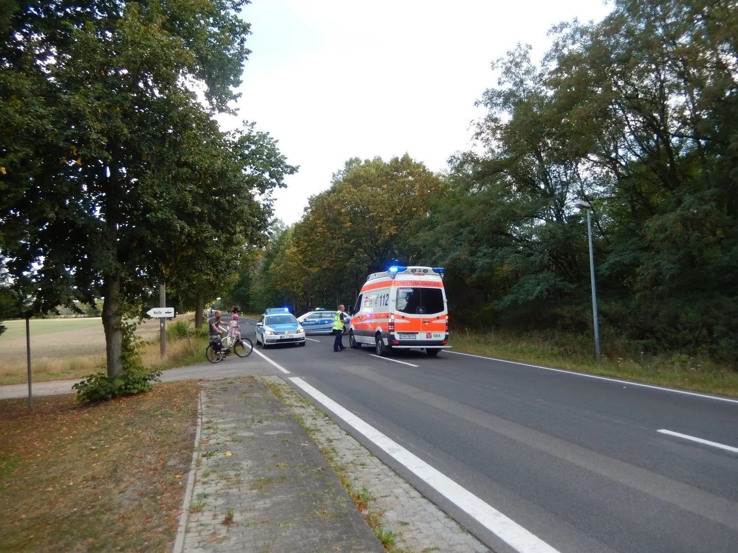 Während der Bombenentschärfung war die Straße ab Keune-Ausbau (im Bild) bis zur Turnhalle Große Bademeusel gesperrt.