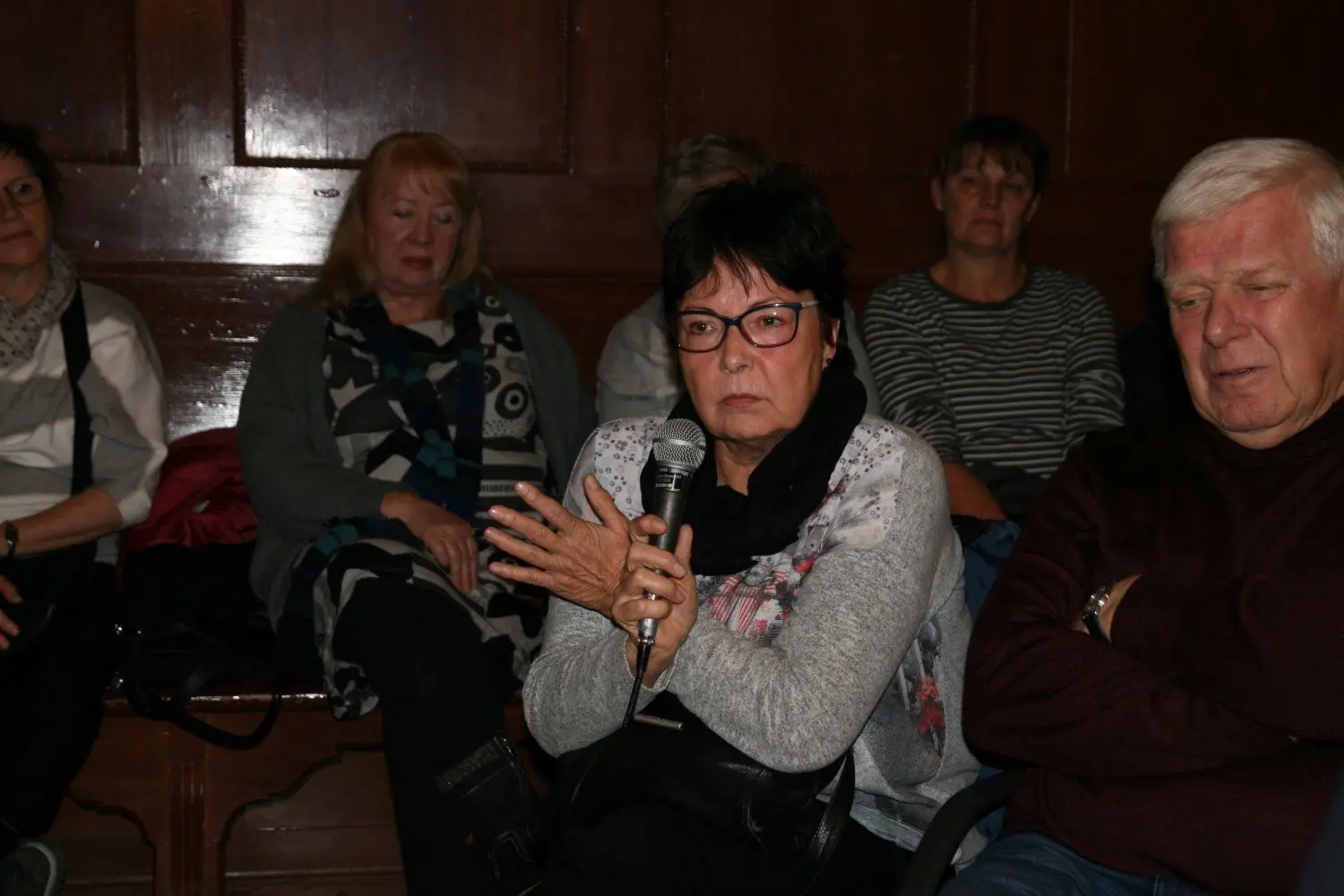Für Heidi Dreiucker bedeutete die Zeit der Wende Unsicherheit. Es war nicht klar, was kommen würde, berichtet sie. Schon Ende November war der Mietvertrag für den Herren-Exquisit gekündigt und die Arbeitslosigkeit stand bevor.