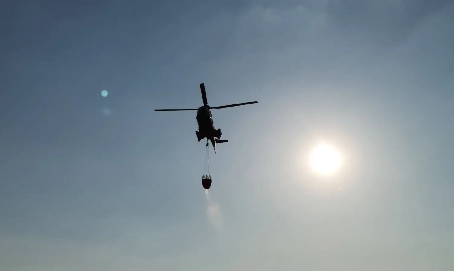 Löschhubschrauber waren in Jüterbog im Einsatz. Jetzt sind sie abgezogen.