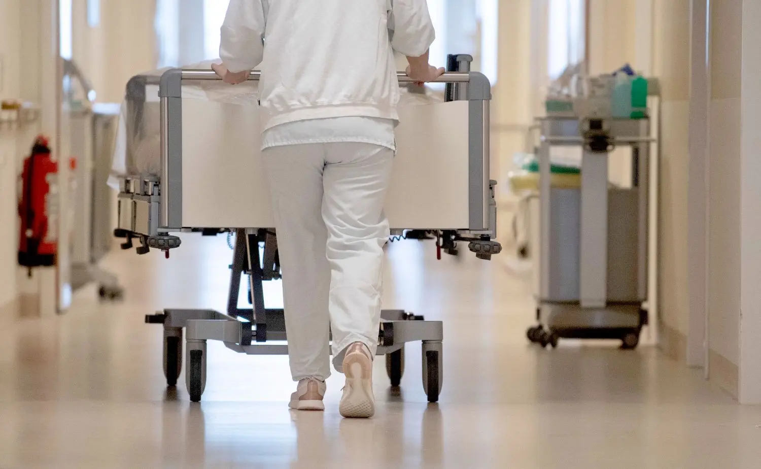 Das Gesundheitssystem in der Lausitz käme ohne ausländische Fachkräfte nicht aus. Wo sich nur wenige um Jobs bewerben, wird weniger diskriminiert, zeigt die Forschung.