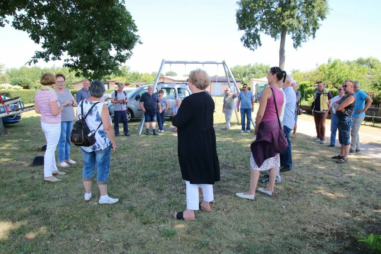 In großer Runde wurde nach dem Rundgang weiterdiskutiert.