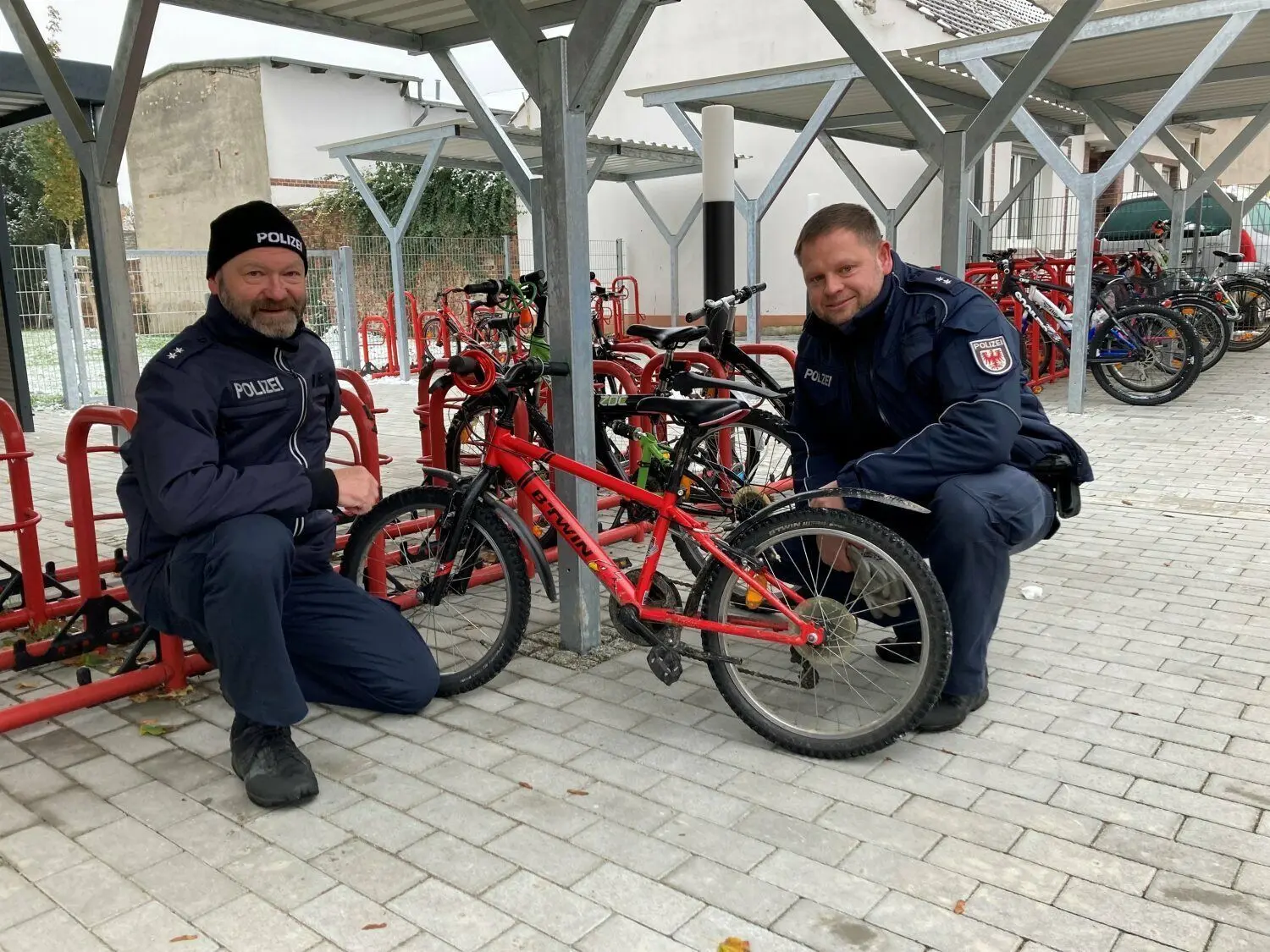 Die Polizei unterstützt die Kontrolle der Kreisverkehrswacht Elbe-Elster.