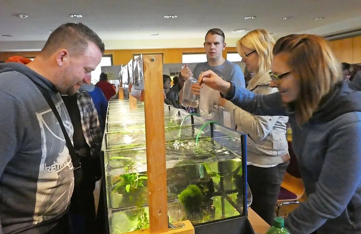 Der Großteil der Besucher schaut sich auf der Messe nicht nur um, sondern hat auf dem Heimweg auch ein Mitbringsel für das heimische Hobby im Gepäck. ⇥