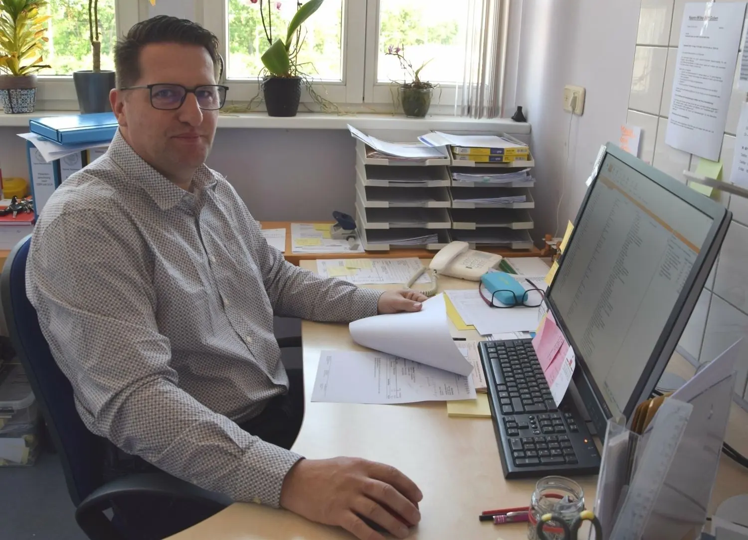 Einer von rund 20 Mitarbeitern, die das Krankenhaus in Guben 2022 eingestellt hat, ist Jens Täubner. Er arbeitet in der Verwaltung.